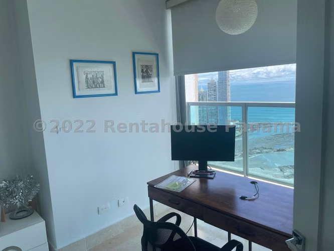 Vendo Apartamento en Avenida Balboa LC26-7725