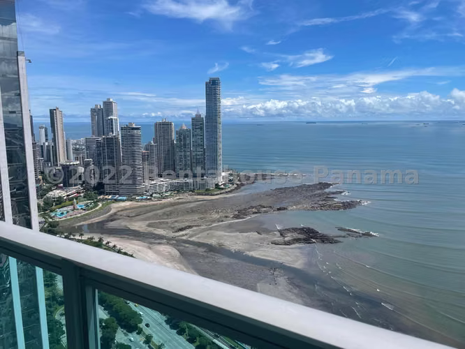 Vendo Apartamento en Avenida Balboa LC26-7725