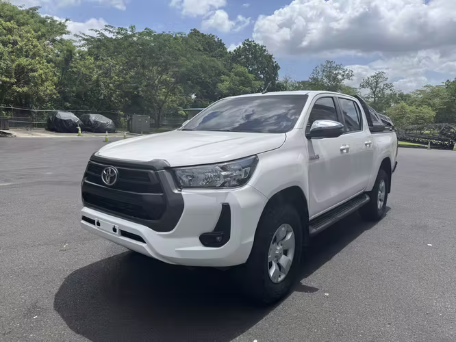 ¡Toyota Hilux 2024 4x4 Full Extras!