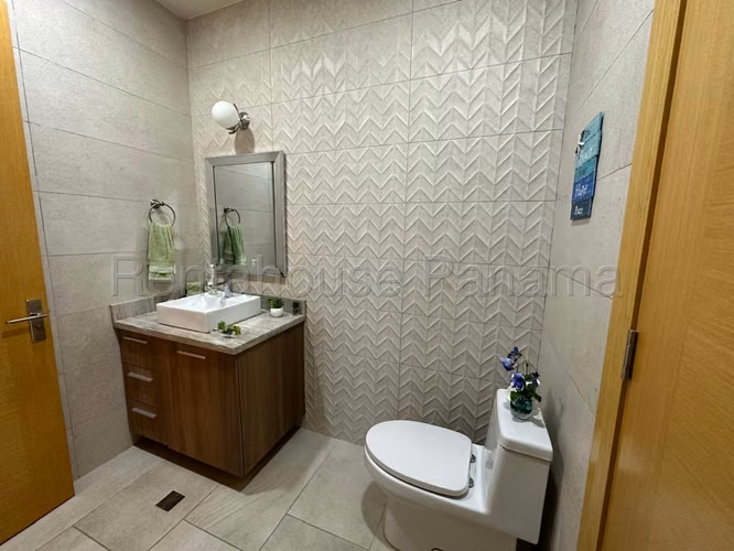 VENDO Apartamento en Playa Escondida Frente al Mar