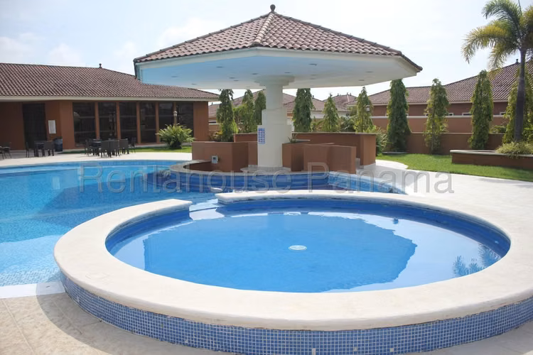 VENDO casa en Ph Sunset en Costa Sur. 624m2