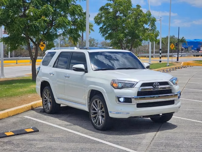 Toyota 4runner 2018 Automatica excelente condiciones Financiamiento disponible