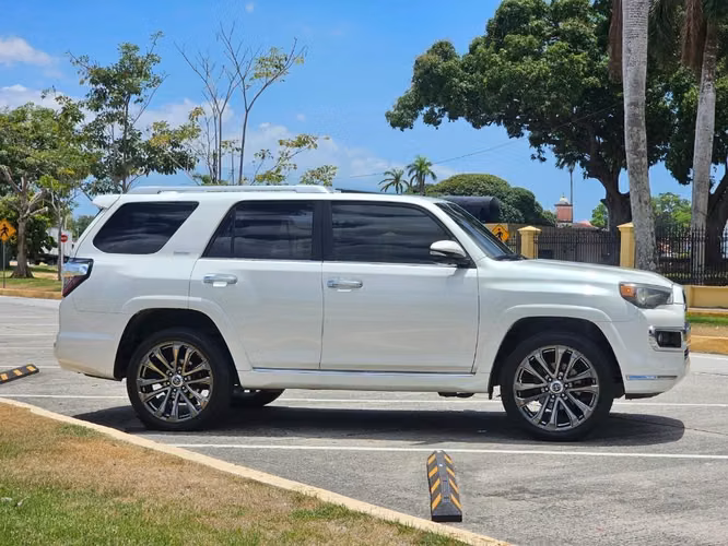 Toyota 4runner 2018 Automatica excelente condiciones Financiamiento disponible