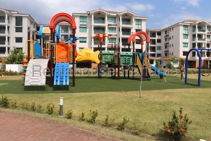 Venta de Apartamento en Costa Sur 27LBR300