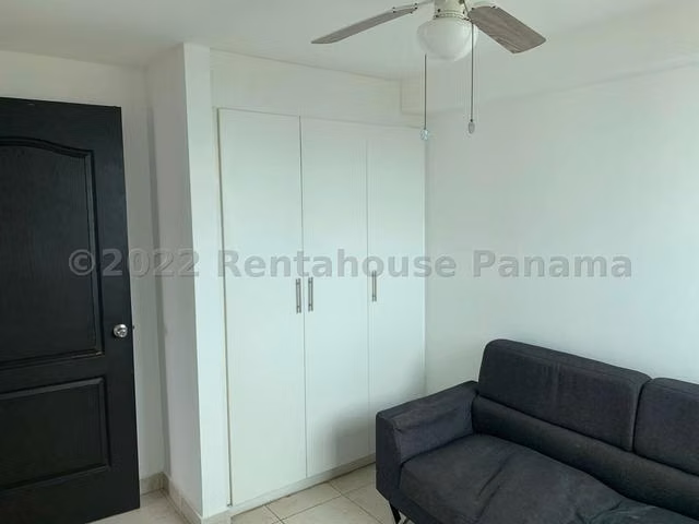 Venta de Apartamento en Parque Lefevre 22LBR11488