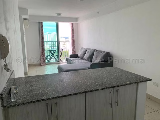 Venta de Apartamento en Parque Lefevre 22LBR11488