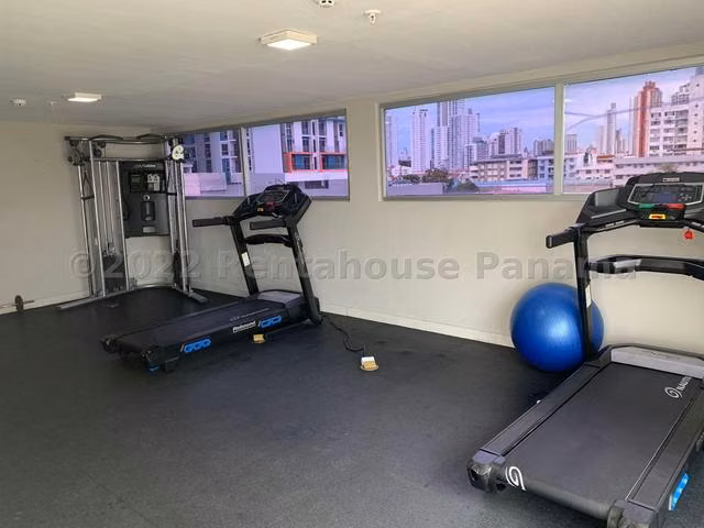 Venta de Apartamento en Parque Lefevre 22LBR11488