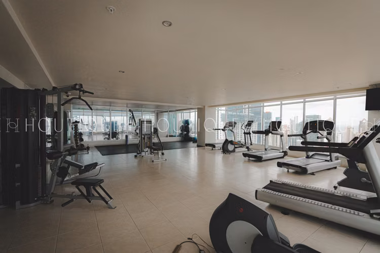 Alquiler o Venta de Apartamento en Av Balboa PH Grand Bay