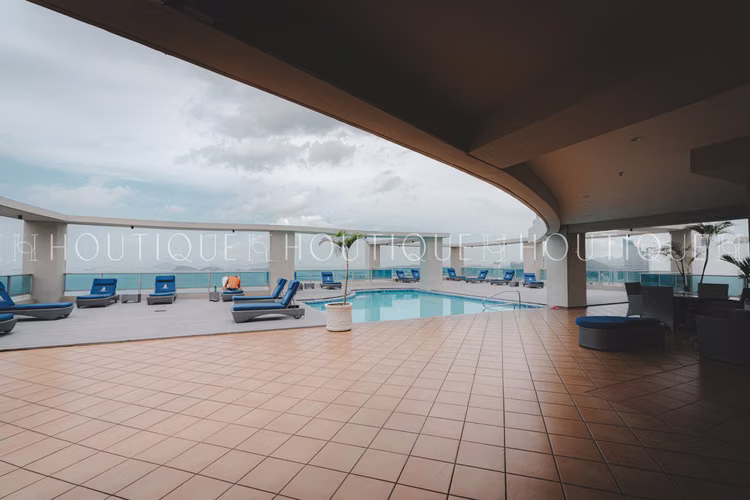 Alquiler o Venta de Apartamento en Av Balboa PH Grand Bay