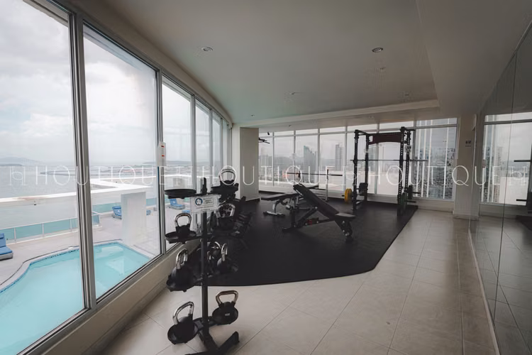 Alquiler o Venta de Apartamento en Av Balboa PH Grand Bay