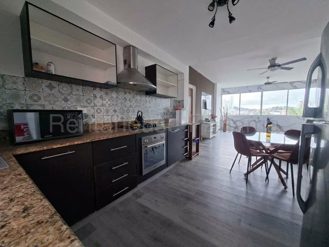 Venta de Apartamento en El Cangrejo Ph Acuario KF