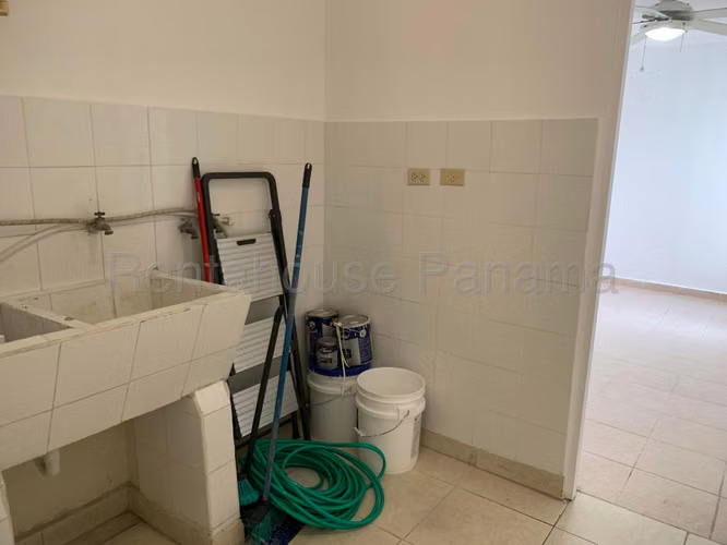 Venta de Casa en Condado del Rey Dorado Lakes KF