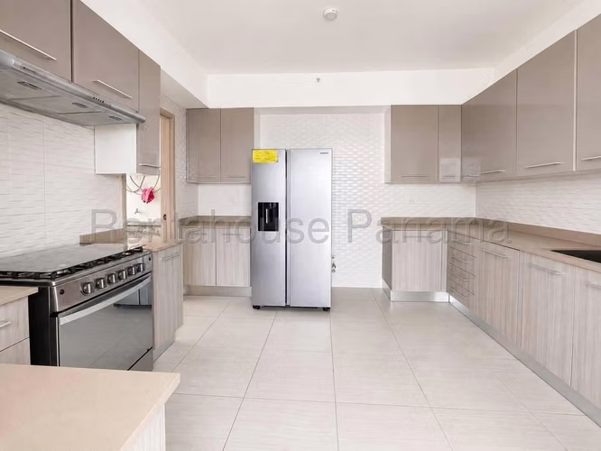 RR VENTA DE APARTAMENTO EN SAN FRANCISCO PH THE TOWERS