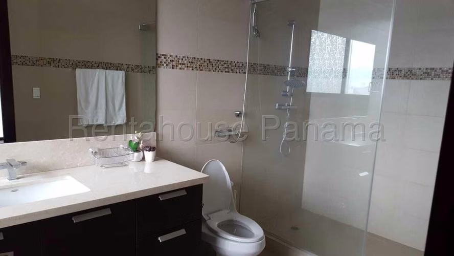Alquilo Apartamento en Punta Pacifica OF27-576
