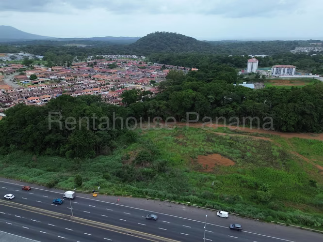 Alquilo Terreno en Chorrera OF27-508