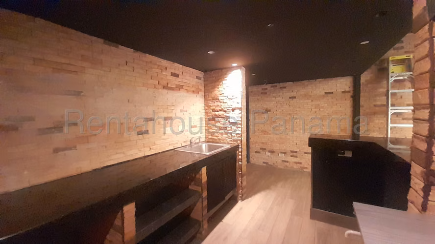 Alquiler de Local en San Francisco SANTA ELENA STRIP MA Solo Cliente Directo MC