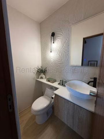 Alquiler de Apartamento en Costa del Este J211GRR
