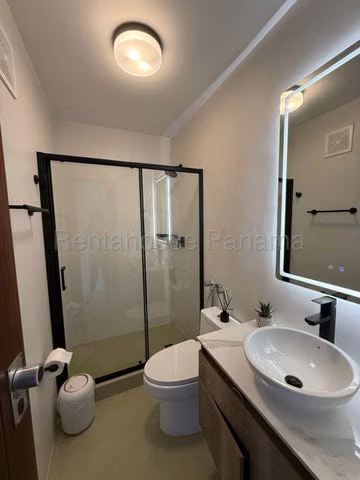 Apartamento en alquiler en PH Vertikal 27LRL567