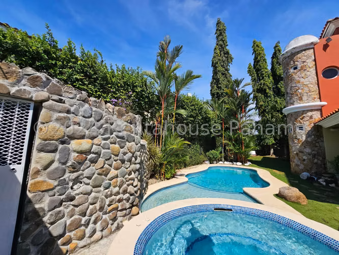 Venta de Casa en Altos del Golf Casa Unifamiliar Solo Cliente Directo LFC
