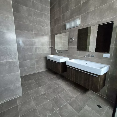 CASA MODERNA con PISCINA - ALTOS del GOLF - 640 m² Construidos