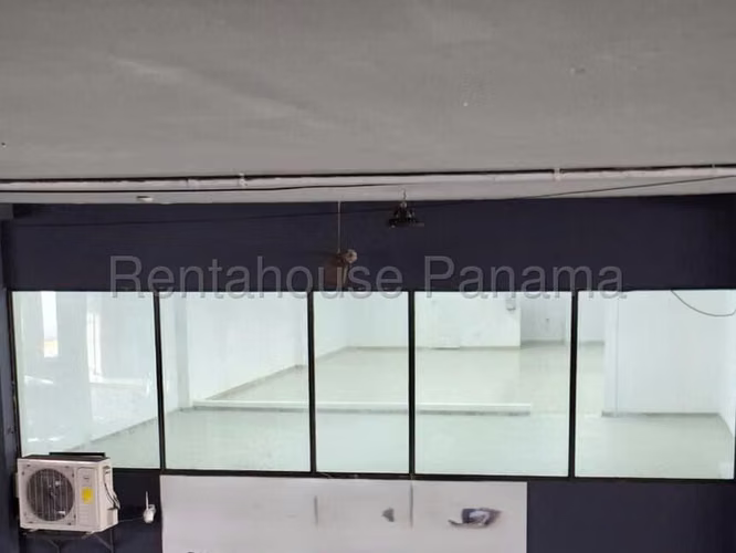 Alquiler de local de 174m2 comercial en Chanis