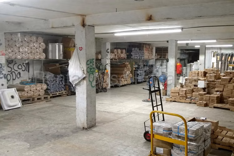 Venta de Galera en Pueblo Nuevo Edificio Comercial ANL