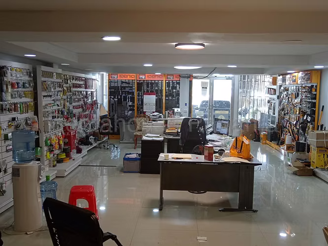Venta de Galera en Pueblo Nuevo Edificio Comercial ANL