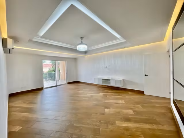 Casa en Alquiler en Palmeras de Costa del Este Linea Blanca LH