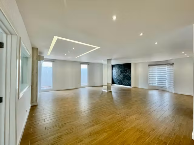 Casa en Alquiler en Palmeras de Costa del Este Linea Blanca LH