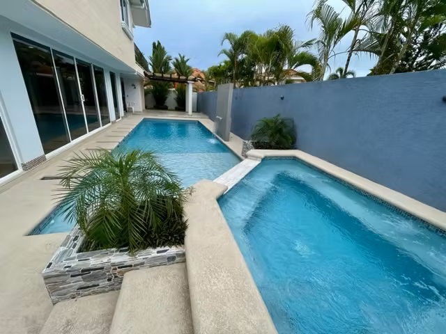 Casa en Alquiler en Palmeras de Costa del Este Linea Blanca LH