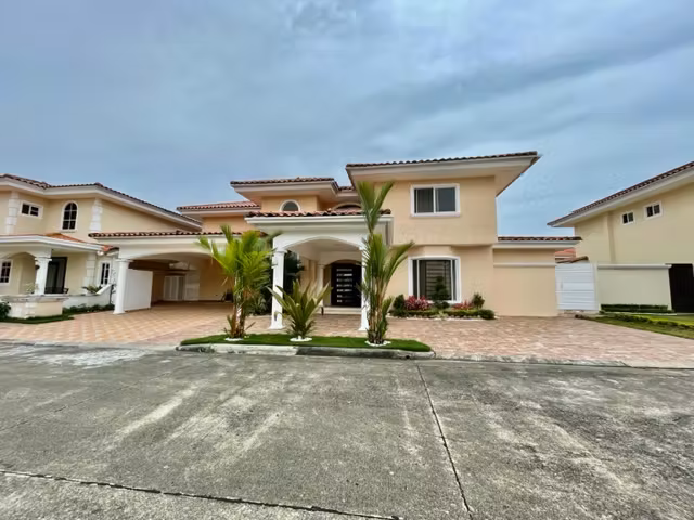 Casa en Alquiler en Palmeras de Costa del Este Linea Blanca LH