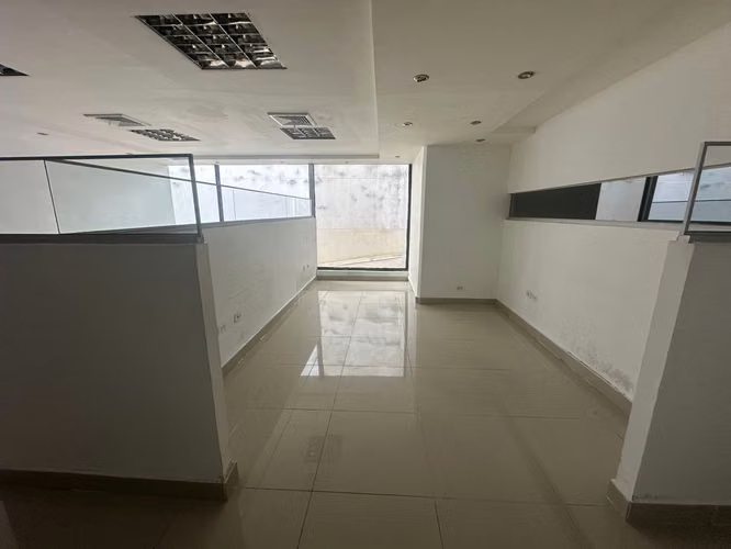 OFICINA DE 120MTS EN EDIFICIO VALLARINO, OBARRIO - Imagen 5