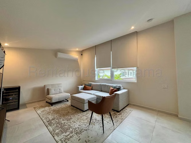 Venta de Casa en Santa Maria, The Woods (Solo Cliente Directo)