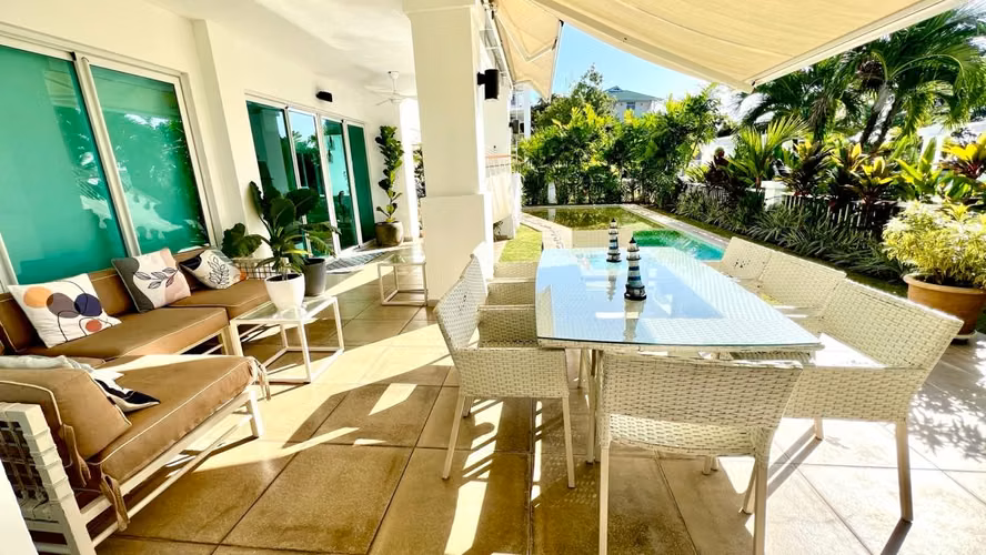 Apartamento con terraza y piscina en Bijao