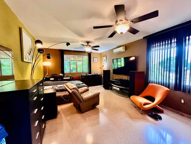 Venta de Casa de 2 niveles Hato Pintado Pueblo Nuevo - LH