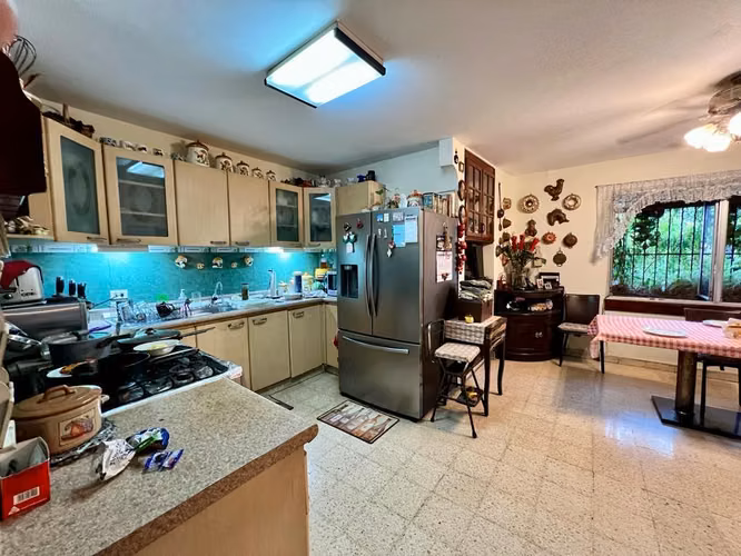 Venta de Casa de 2 niveles Hato Pintado Pueblo Nuevo - LH