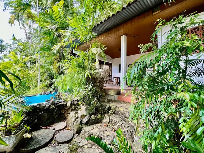 Venta de Casa de 2 niveles Hato Pintado Pueblo Nuevo - LH