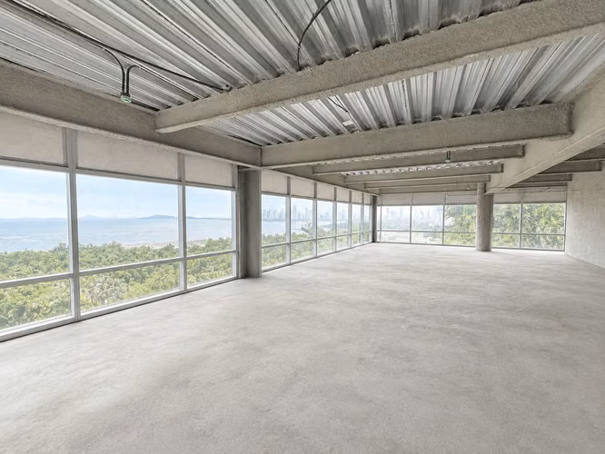 Alquiler de oficina | MMG Tower