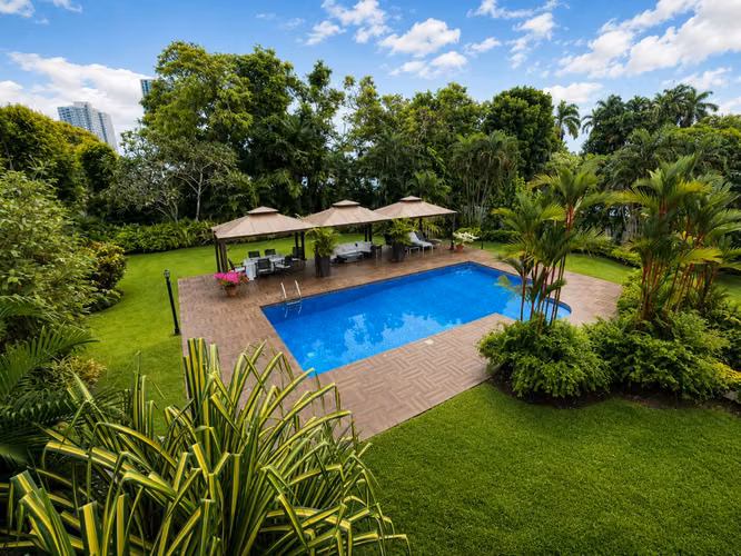 VENTA CASA LUJO ALTOS DEL GOLF 2514m² TERRENO PISCINA 2 VIVIENDAS MLD - Imagen 2