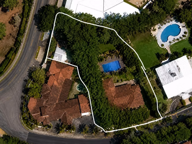 VENTA CASA LUJO ALTOS DEL GOLF 2514m² TERRENO PISCINA 2 VIVIENDAS MLD - Imagen 7