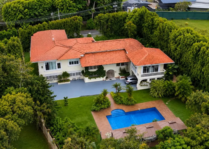 VENTA CASA LUJO ALTOS DEL GOLF 2514m² TERRENO PISCINA 2 VIVIENDAS MLD