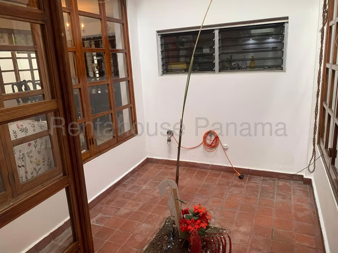 Casa en venta La Alameda 27YCG589