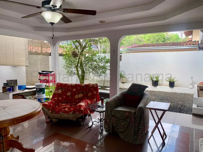 Casa en venta La Alameda 27YCG589