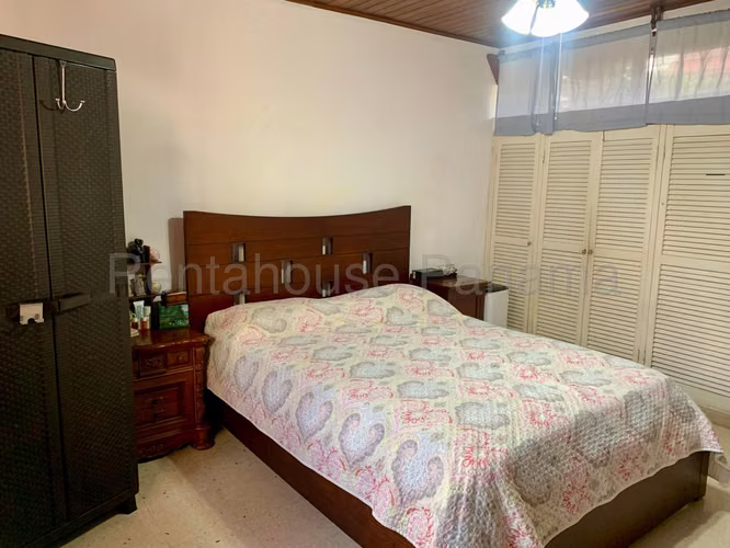 Casa en venta La Alameda 27YCG589