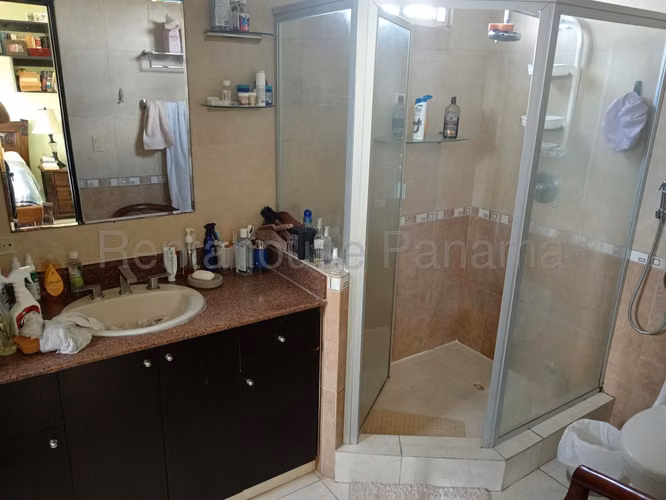 Venta de apartamento en Carrasquilla AK