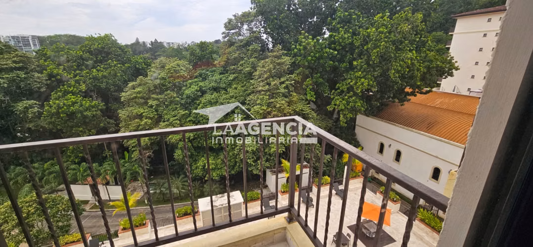 Albrook, Alquiler de Apartamento en Embassy Village con vista al residencial