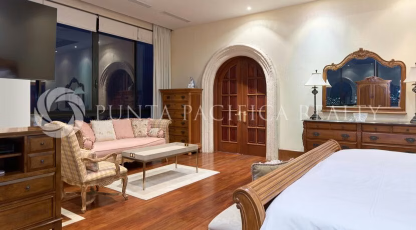 Penthouse Ultra Lujoso de 4 Habitaciones | Panamar, Coco del Mar