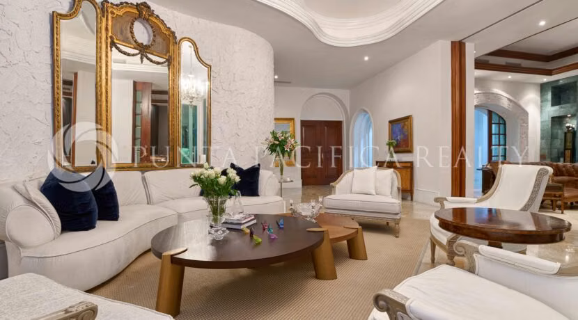 Penthouse Ultra Lujoso de 4 Habitaciones | Panamar, Coco del Mar