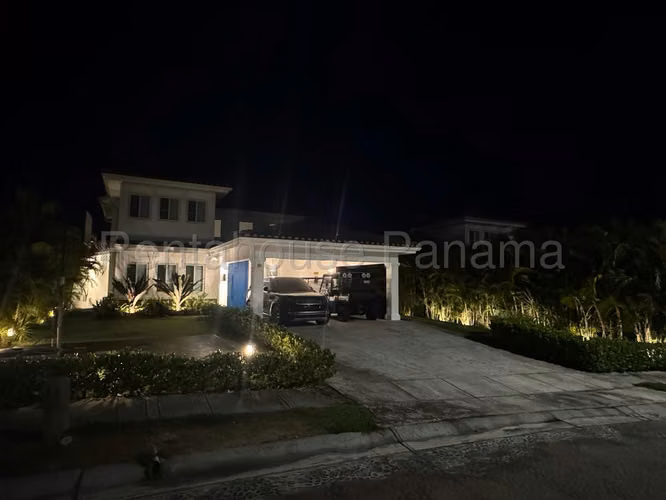 VENDO Casa de Playa en Ph Bijao en Cocle. 890m2