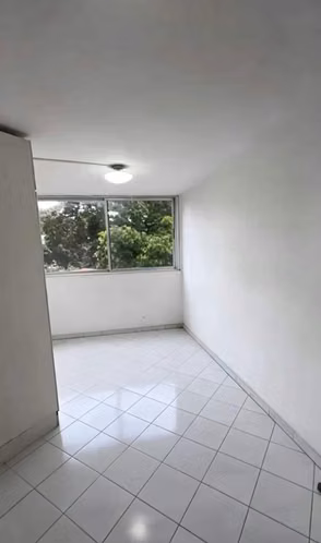 VENDO CÉNTRICO APTO EN CARRASQUILLA - Imagen 3